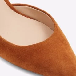 Aldo Raerka 13 Aldo Raerka -Ralph Lauren Store raerka brown 230 001 046 detail sq nt 2018x2018 e770eb0c dcdb 4104 acd1 40b08b121bff