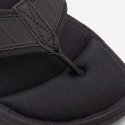 Aldo Rassen -Ralph Lauren Store rassen black 001 002 041 detail sq nt 2018x2018 834b9281 eb4d 4e80 abe2 c6dc2bcb5fc4