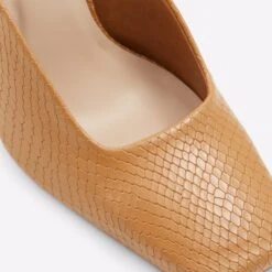 Aldo Rhiraniel -Ralph Lauren Store rhiraniel beige 271 002 044 detail sq nt 2018x2018 52d2a7b6 c08b 4e68 98c3 25b2080b522b