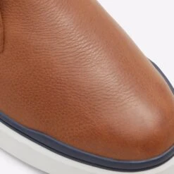 Aldo Rutger -Ralph Lauren Store rutger brown 220 001 034 detail sq nt 2018x2018 2a31f736 7e78 4edc 958f 1b29212b0367