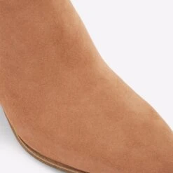 Aldo Ryeland 15 Aldo Ryeland -Ralph Lauren Store ryeland brown 210 001 046 detail sq nt 2018x2018 c983b452 b165 42df a82b 44256dbfbf61