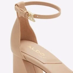 Aldo Safdie 15 Aldo Safdie -Ralph Lauren Store safdie beige 270 001 043 detail sq nt 2018x2018 3b5a4a73 d8b7 4ad5 b901 c1042fe886b7