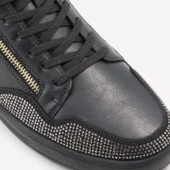 Aldo Sauerberg -Ralph Lauren Store sauerberg black 001 002 008 detail sq nt 2018x2018 00ae2a27 81fb 4630 b9d8 6f2f3de8740d