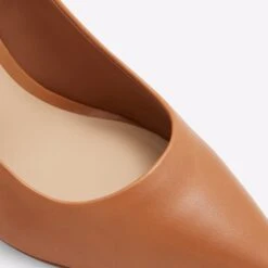 Aldo Sereniti 15 Aldo Sereniti -Ralph Lauren Store sereniti brown 210 001 043 detail sq nt 2018x2018 7b252941 f388 4033 bdc9 15979af231f1