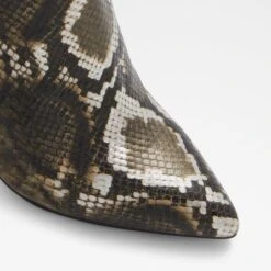 Aldo Sophialaan -Ralph Lauren Store sophialaan beige 250 002 044 alt4 sq nt 1600x1600 d4d531f8 73e6 4170 aab5 b7c8c66f5b27