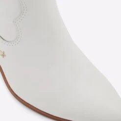 Aldo Sophie Rose -Ralph Lauren Store sophie 20rose white 100 001 043 detail sq nt 2018x2018 e8baf467 07b2 45a2 ad3a 5d79dde8b282