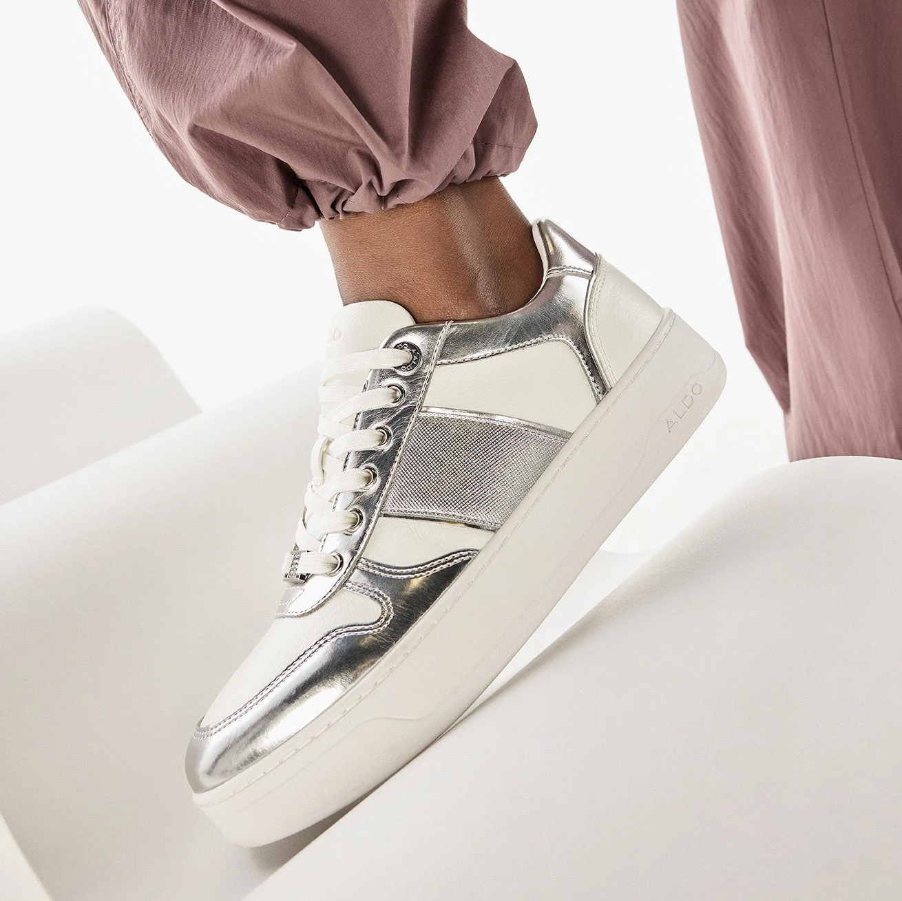 Aldo Clubhouse 2 Aldo Clubhouse - Image 2