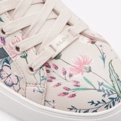 Aldo Stepaniee -Ralph Lauren Store stepaniee pink 680 002 038 detail sq nt 2018x2018 1de65f96 4e42 4d3e 828b 6fbf67127e44