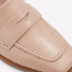 Aldo Taodia -Ralph Lauren Store taodia beige 270 001 043 detail sq nt 2018x2018 0f8a55ff da6d 418c b4ca 3799f5d4d137