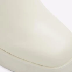 Aldo Upstep -Ralph Lauren Store upstep white 110 002 043 detail sq nt 2018x2018 ad2ea4af 551b 4f5e be36 ee9d0705d8b6