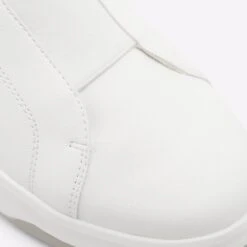 Aldo Vettelen -Ralph Lauren Store vettelen white 100 002 043 detail sq nt 2018x2018 edcc3354 1d5d 48d1 84e4 12ac604e8de0