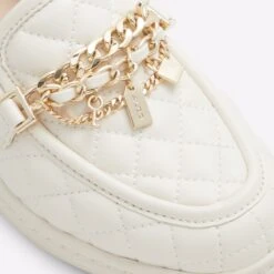 Aldo Waris -Ralph Lauren Store waris white 115 002 039 detail sq nt 2018x2018 3e2f0cd8 846d 4aca 9a88 9d6779b77b89