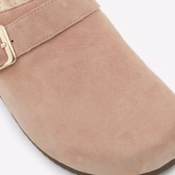 Aldo Wfh -Ralph Lauren Store wfh beige 270 001 046 detail sq nt 2018x2018 fff1c250 a917 4359 8247 4d83b23d611b