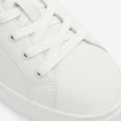 Aldo Woolly -Ralph Lauren Store woolly white 100 001 031 detail sq nt 2018x2018 68b9f1ec 5819 49d3 81f1 bda16ab8234b