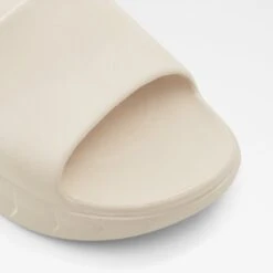 Aldo Yassi -Ralph Lauren Store yassi white 110 002 041 alt4 sq nt 1600x1600 e20f649e dcd5 4904 a9dd c4e85df86841