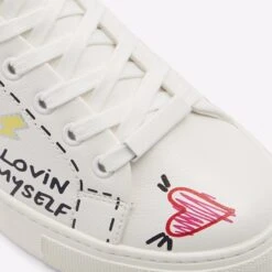 Aldo Zaunna -Ralph Lauren Store zaunna white 100 002 043 detail sq nt 2018x2018 4939aa66 19a2 4fac ab35 c2a5409aeabf